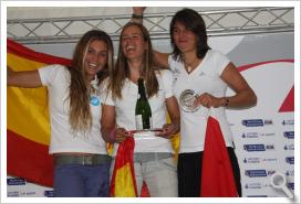 Manchón y Alabáu, junto a la francesa Picon en el podio del Mundial 2009.