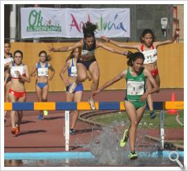 La andaluza Marta Rojano en la prueba de 1.500 obstáculos en Carranque, Málaga