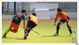 Comienzo aciago del Club Hockey Benalmádena en San Fernando