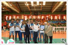 El mundo del voleibol rinde homenaje a la UAL por su título de Campeón de Europa Universitario