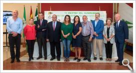 Autoridades y patrocinadores posan en la rueda de prensa.