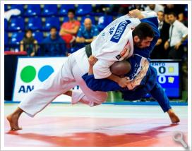 El español Adrián Nacimiento obtuvo el oro en -81 kg.