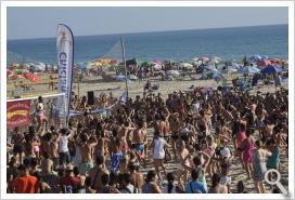 200 participantes en el II Zumba Beach "Playa de la Barrosa"