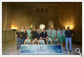 Junta renueva el respaldo al Club Real Betis Energía Plus Baloncesto con un patrocinio para promocionar ‘Andalucía, Huella Unive