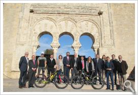 La Junta anuncia un catálogo y una app de rutas de Andalucía Bike Race para animar a aficionados y reforzar su promoción