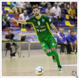 David Moreno lanza a portería en la derrota 4-5 en Copa del Rey contra Jumilla FS.