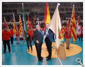 El COE concede a Antonio Rosales la insignia olímpica por su dedicación al balonmano