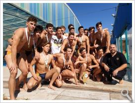 Los nuevos campeones andaluces juveniles de waterpolo.