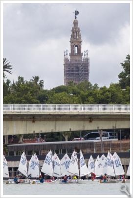 Imagen del Trofeo de Optimist del Club Náutico Sevilla.