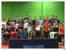 La Selección Venezolana de Tenis de Mesa de discapacitados con los integrantes del CTM Hispalis