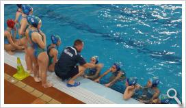 El técnico nazareno da instrucciones durante el partido de Chiclana.