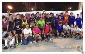El balonmano granadino participa en las actividades de ocio juvenil del Ayuntamiento de Granada
